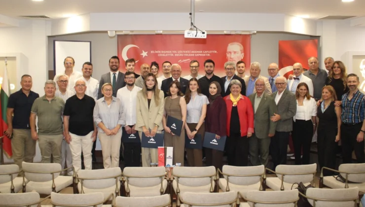 Genç Mühendisler Iş Hayatına Hazırlanıyor