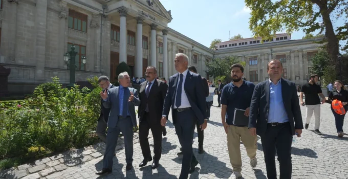 İstanbul Arkeoloji'De Kapsamlı Restorasyon Sürüyor… Çinili Köşk'Te 54 Bin Çiniye Müdahale