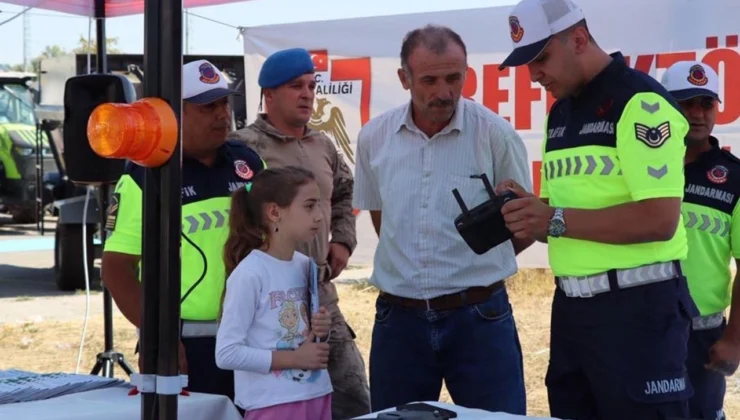 Jandarma Ekipleri Sivas'Ta Fuarda Bilgilendirdi