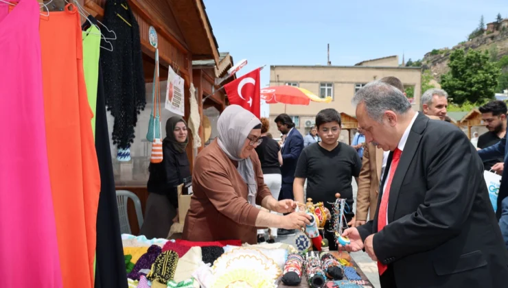 Kayseri Talas'In Maharetli Eller'I Sonbaharı Karşılıyor