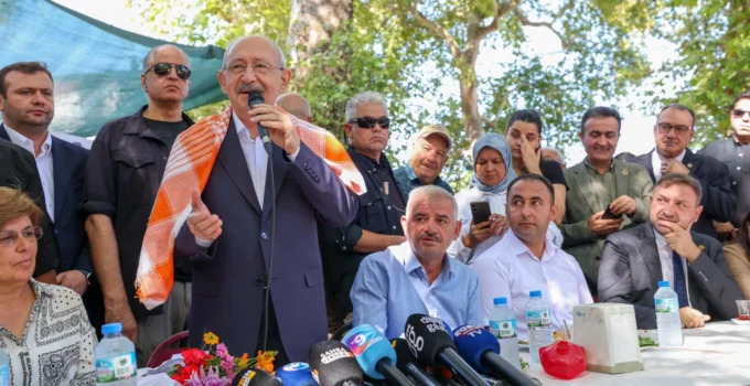 Kılıçdaroğlu, Buca Kaynaklar’da Köylülerle Buluştu