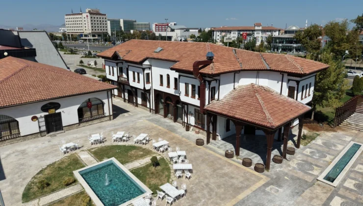 Malatya’da Kerpiç Evler “Bi’mekan” Olarak Yeniden Hayat Buluyor