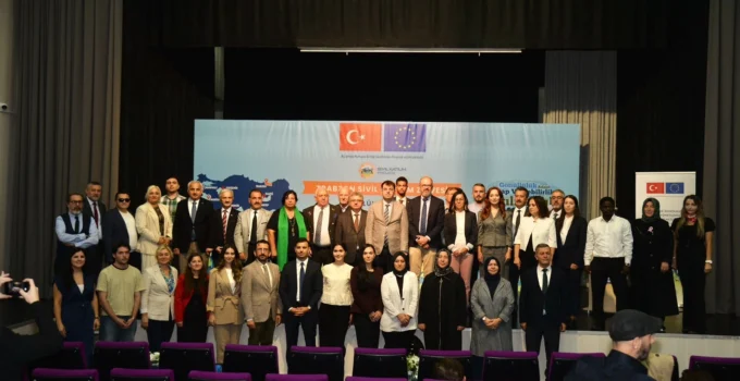 Trabzon’da Sivil Katılım Zirvesi Düzenlendi