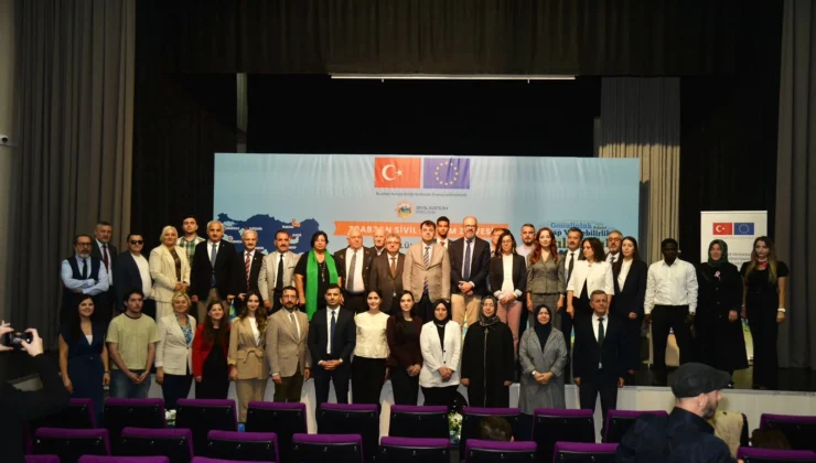 Trabzon’da Sivil Katılım Zirvesi Düzenlendi