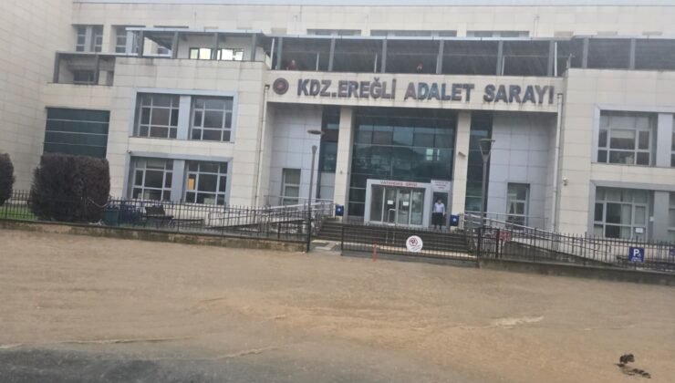 Ereğli’de Sağanak Yağış Hayatı Olumsuz Etkiledi