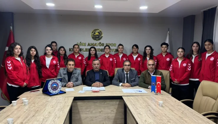 Ağrı Kadın Futbol Takımı’na Kapalı Saha Ve Deplasman Desteği