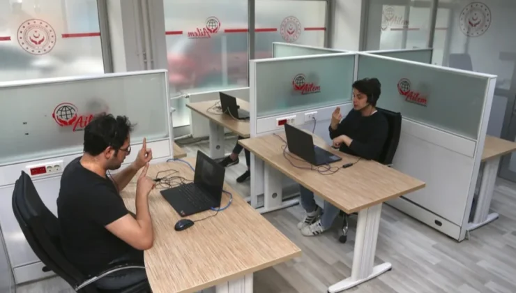 Ai̇lem Engelsiz Ile 335 Bin 288 Çağrıya Çeviri Desteği