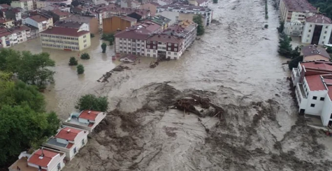 Uzmandan Sel Sonrası Temizlik Uyarısı: Önce Güvenliği Sağlayın