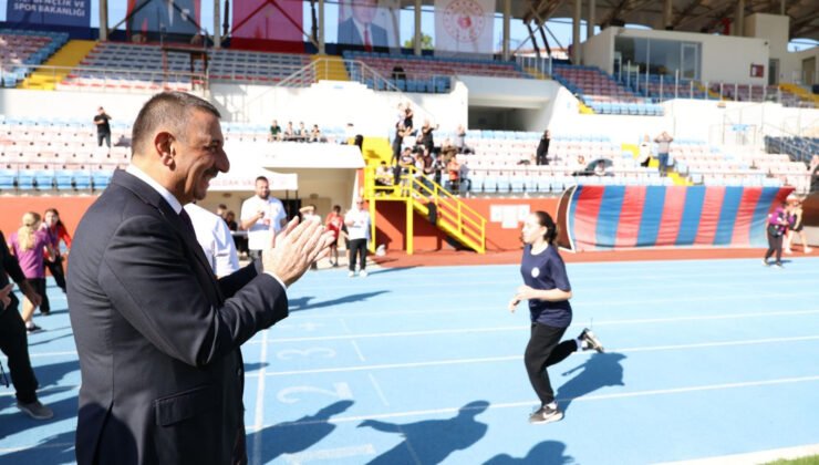 Vali Hacıbektaşoğlu, Atatürk ve Cumhuriyet Koşusu’nun startını verdi