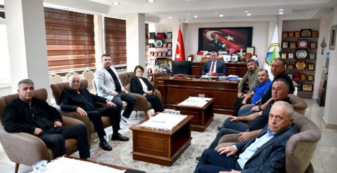 Alaplı Belediye Başkanı Nuri Tekin ve 9 meclis üyesi CHP’den istifa etti