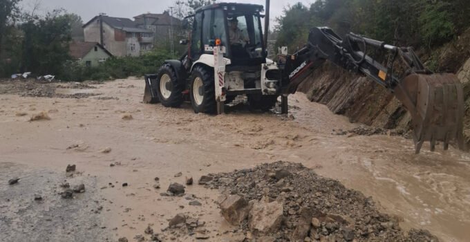 Ereğli’de 122, Kilimli’de 100 milimetre yağış: Valilikten zorunlu olmadıkça trafiğe çıkmayın uyarısı