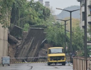 Çatalağzı’nda heyelan sonrası 49 daire boşaltıldı