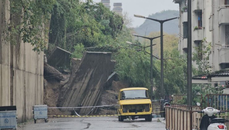Çatalağzı’nda heyelan sonrası 49 daire boşaltıldı