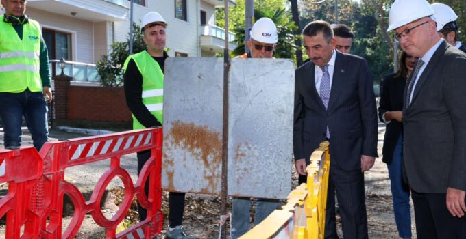 Vali Hacıbektaşoğlu, Fener’deki elektrik altyapı çalışmalarını inceledi
