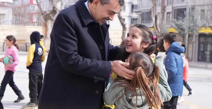 Bakan Tekin’den 11 Ekim Dünya Kız Çocukları Günü Mesajı
