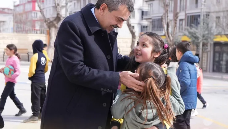 Bakan Tekin’den 11 Ekim Dünya Kız Çocukları Günü Mesajı