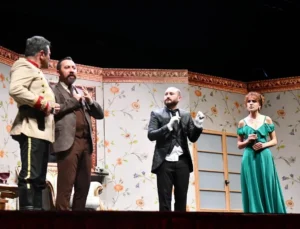 Balıkesir Şehir Tiyatrosu Seyirciden Tam Not Aldı