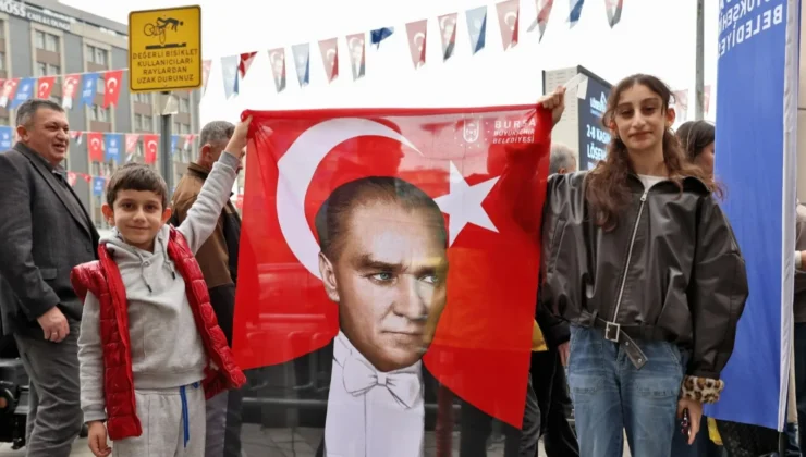 Bursa Büyükşehir'Den 29 Ekim'E Özel 'Ata Posteri'