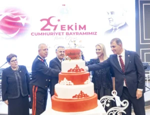 Cumhuriyet’in 103’Üncü Yaşına İzmir'De Özel Gece