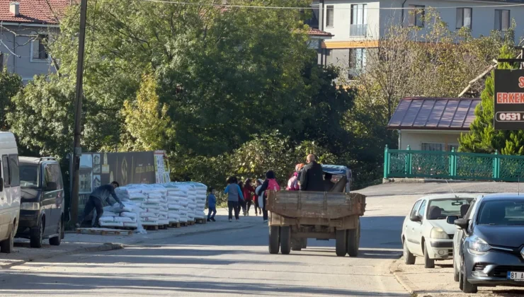 Düzce'De Kaldırımlar Otoparka Dönüştü!
