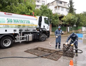 Gebze'De Ekiplerden Sağanak Mesaisi