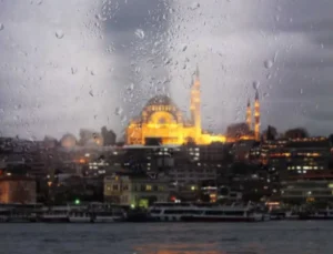İstanbul’da Eğitime 1 Gün Ara Verildi! Motosikletlerin Trafiğe Çıkışı Yasaklandı