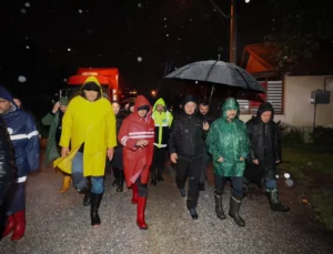 Kocaeli'De Vali Aktaş Ve Başkan Büyükakın Sahada