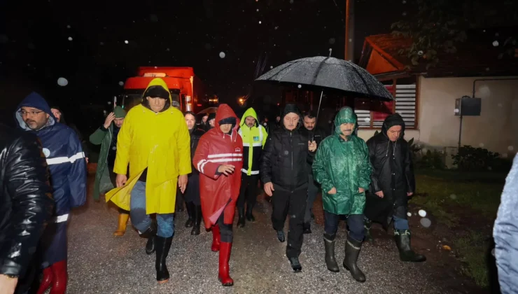 Kocaeli'De Vali Aktaş Ve Başkan Büyükakın Sahada