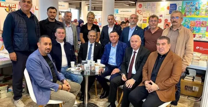 Kocaeli Kitap Fuarı'Nda Yüksel Ercan’a Büyük Ilgi