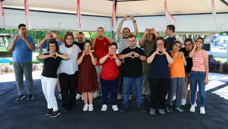 Mersin'De 'Engelsiz Yaşam'Dan Binlerce Kişi Faydalandı