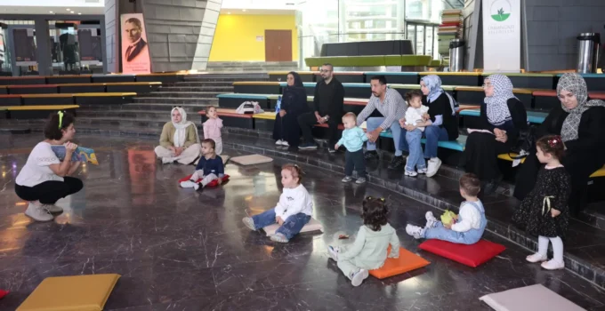 Osmangazi'De Ebeveynler Çocuklarıyla Kitap Okuma Yollarını Öğrendi