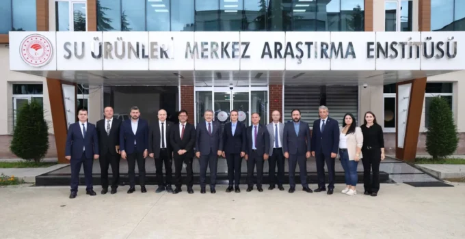 Trabzon'Da Başkan Genç’ten Su Ürünleri Araştırma Enstitüsü’ne Ziyaret